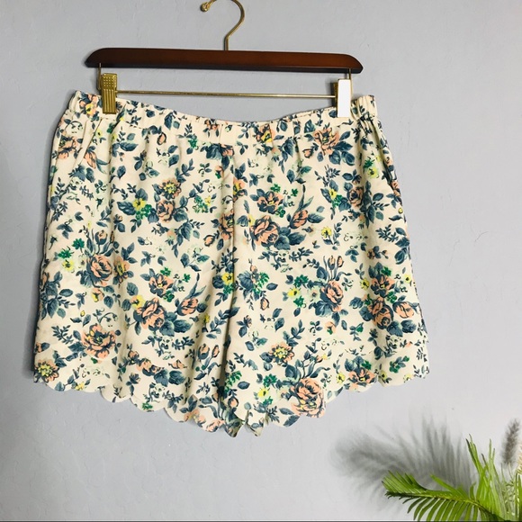 Anthropologie Pants - Anthropologie Eloise Flowy Floral Print L Shorts
